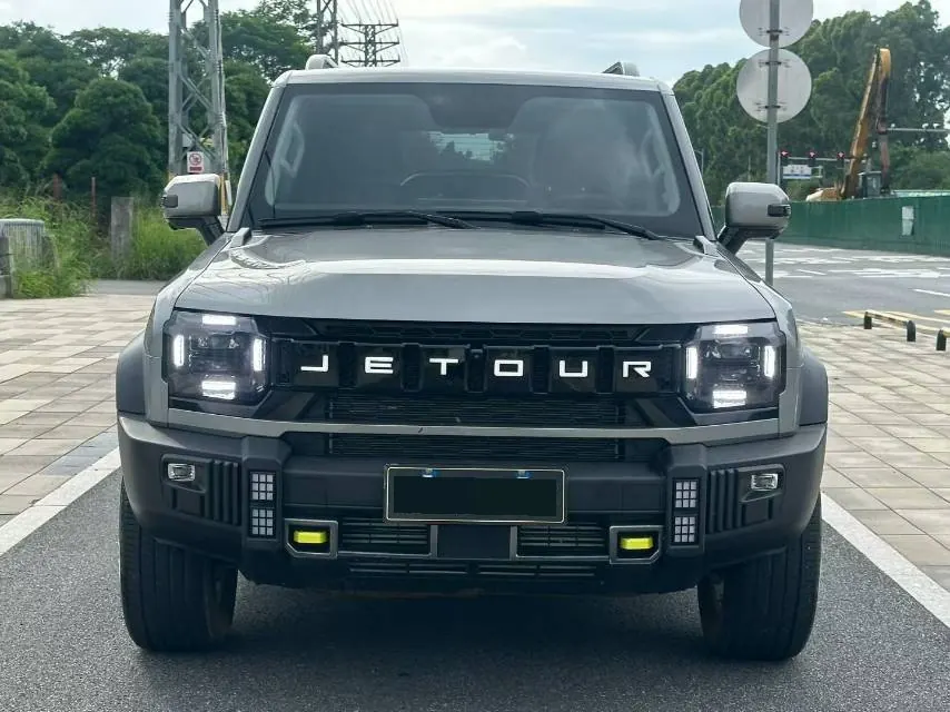 Jetour 2023 Traveler 2.0T Four-wheel Drive Crossing Automatic Gear 3
