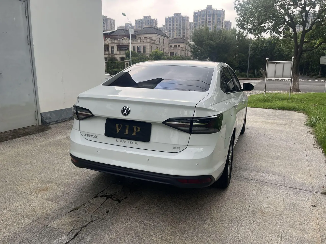 Volkswagen 2023 Lavida New 1.5 Outstanding New Yida Automatic Gear 11