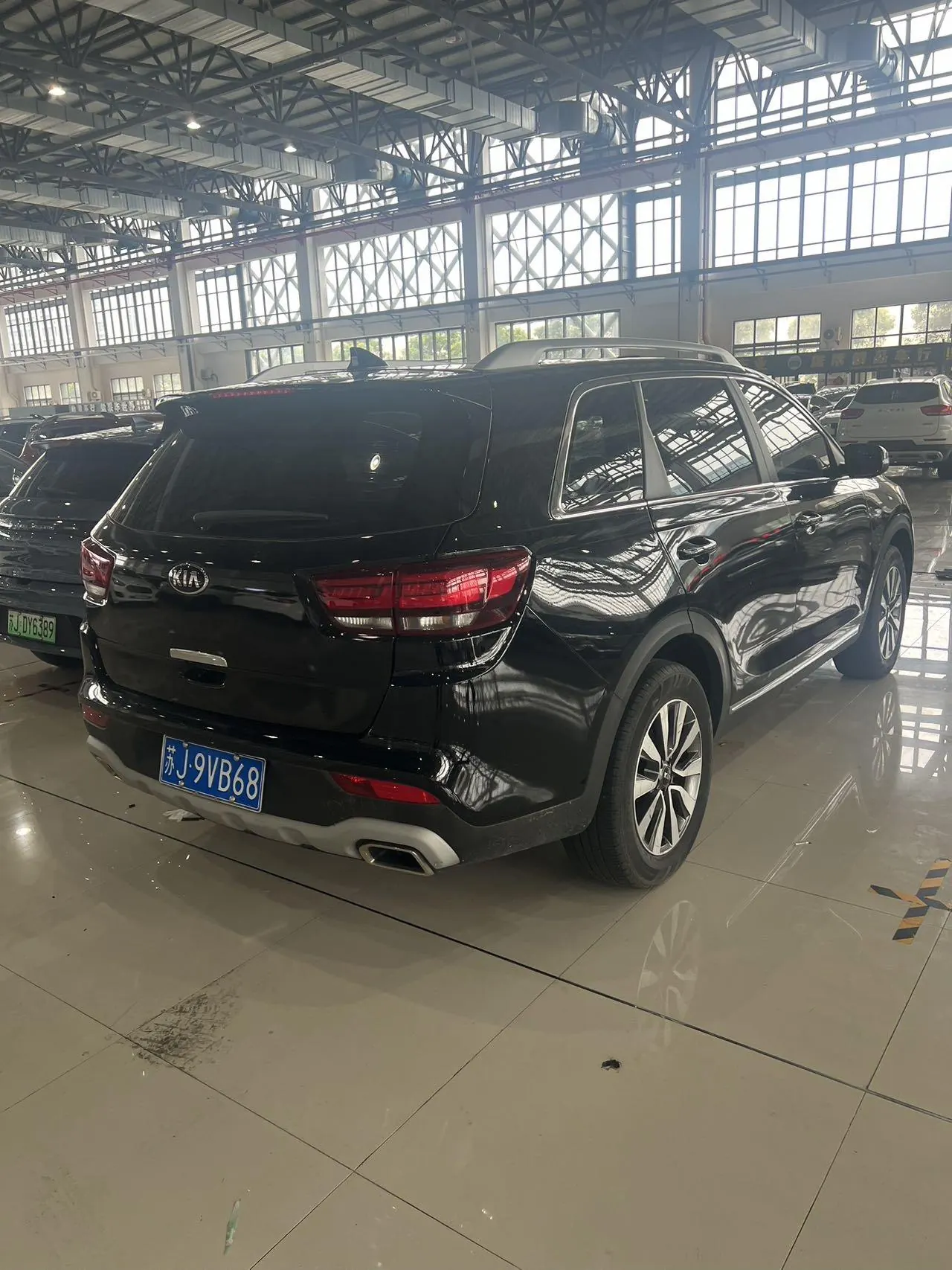 Kia 2020 KX7 2.0T two-wheel-drive GL 7-seater automatic 3