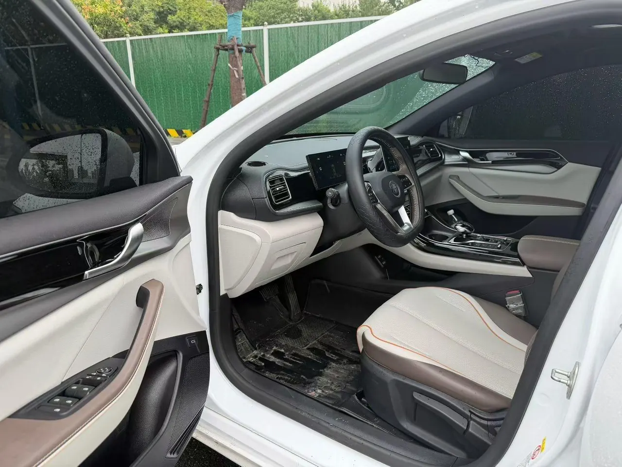 BYD 2023 Qin PLUS DM-i 1.5 stepless champion version leading 120KM automatic gear 3