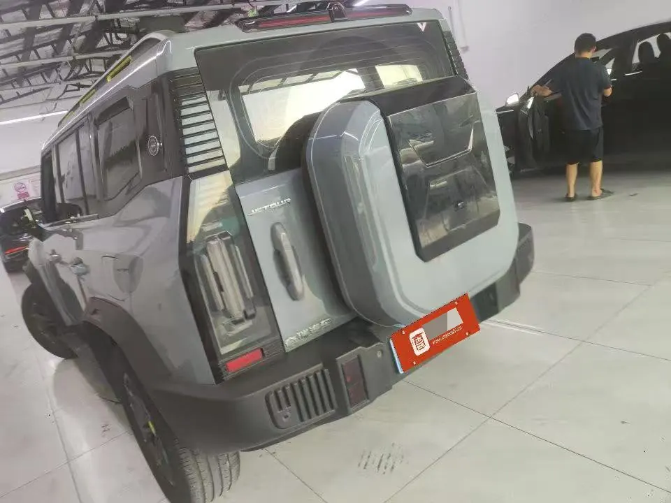 Jetour 2023 Traveler 2.0T Four-Wheel-Drive Cross-Country PRO Automatic 3