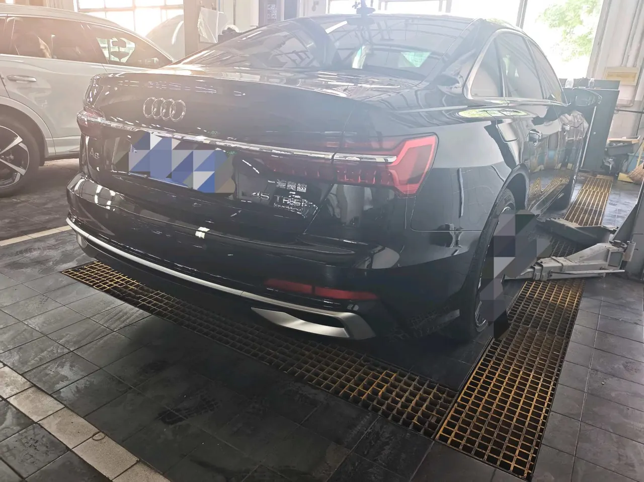 Audi 2023 A6L 2.0TFSI 40TFSI Deluxe Dynamic Automatic 2