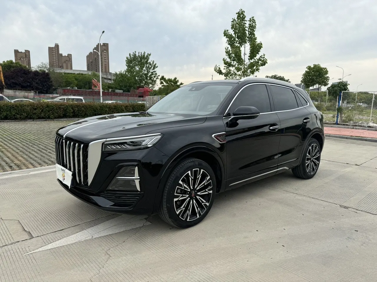 Open image lightbox: HongQi 2023 HS5 2.0T 4-wheel drive flag enjoy Pro version automatic gear