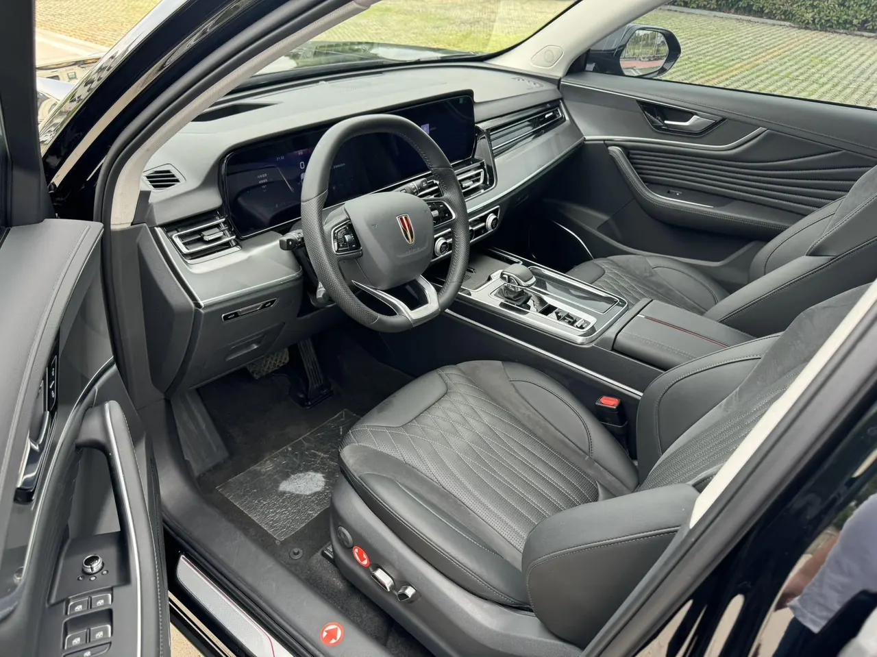 HongQi 2023 HS5 2.0T 4-wheel drive flag enjoy Pro version automatic gear 3