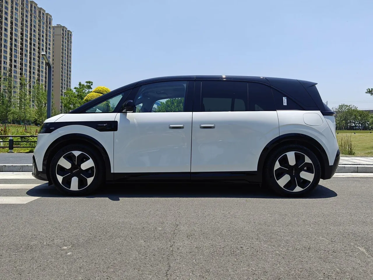 Zeekr 2025 Zeekr MIX Smart Driving Edition Automatic Transmission 3