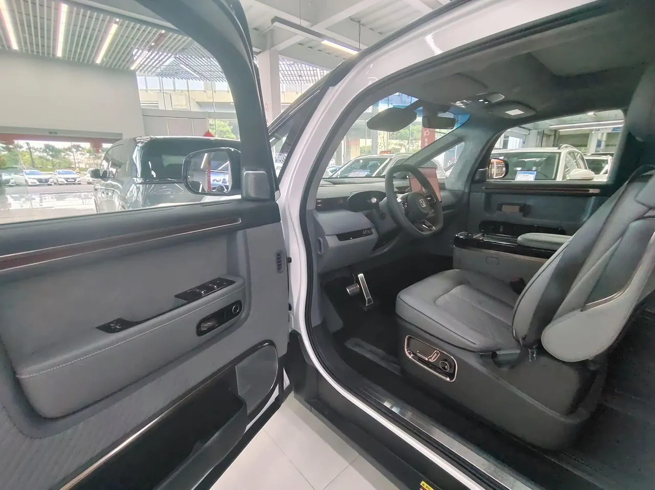 Zeekr 2025 Zeekr MIX Smart Driving Edition Automatic Transmission 4