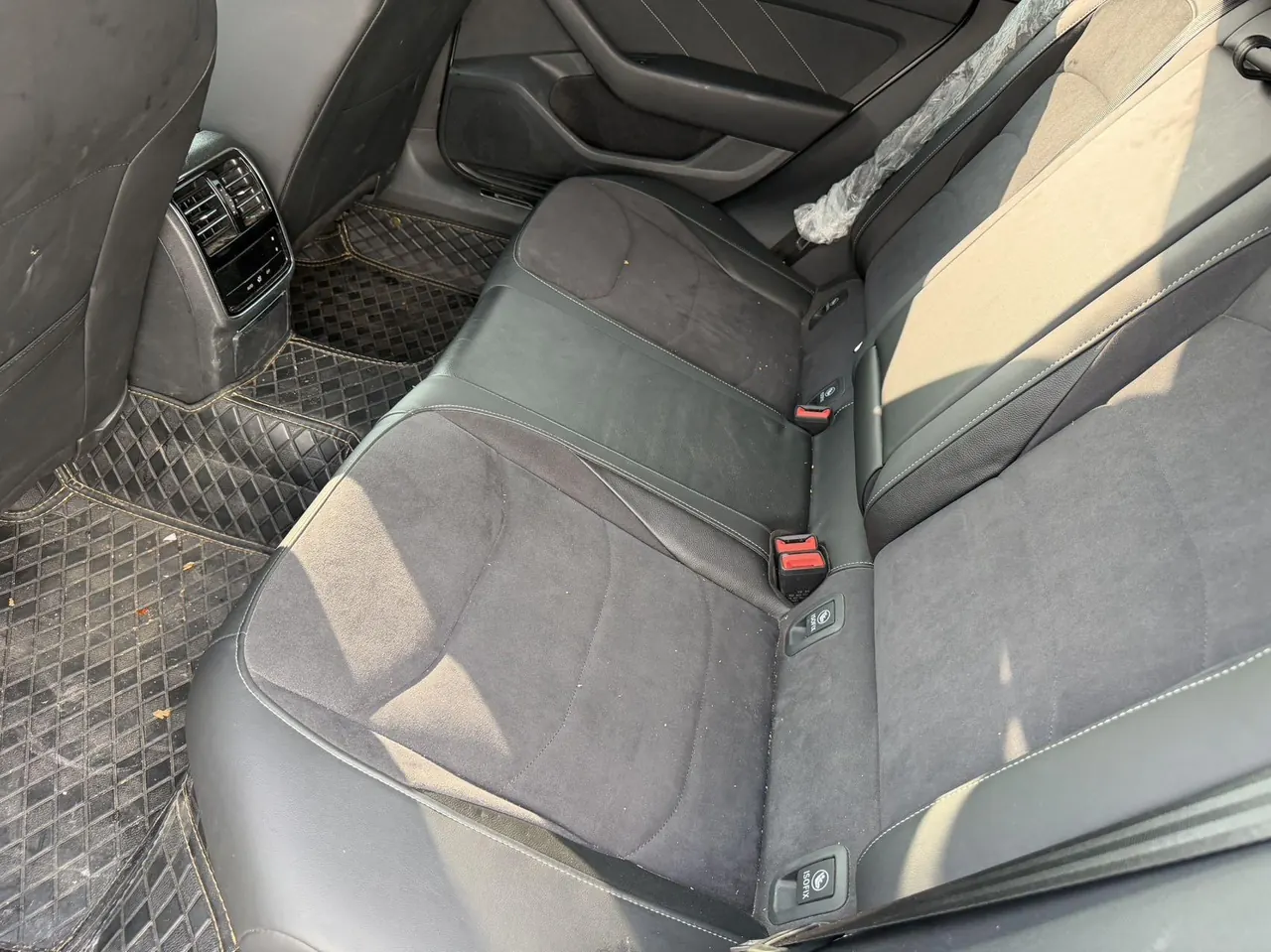 Volkswagen 2025 CC 2.0TSI 330TSI Dazzling Auto 4