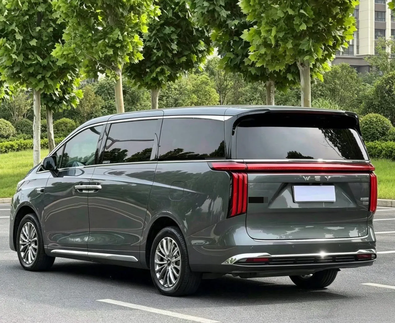 WEY 2025 VV7 Hi4 1.5T Four-Wheel-Drive Automatic Model 4