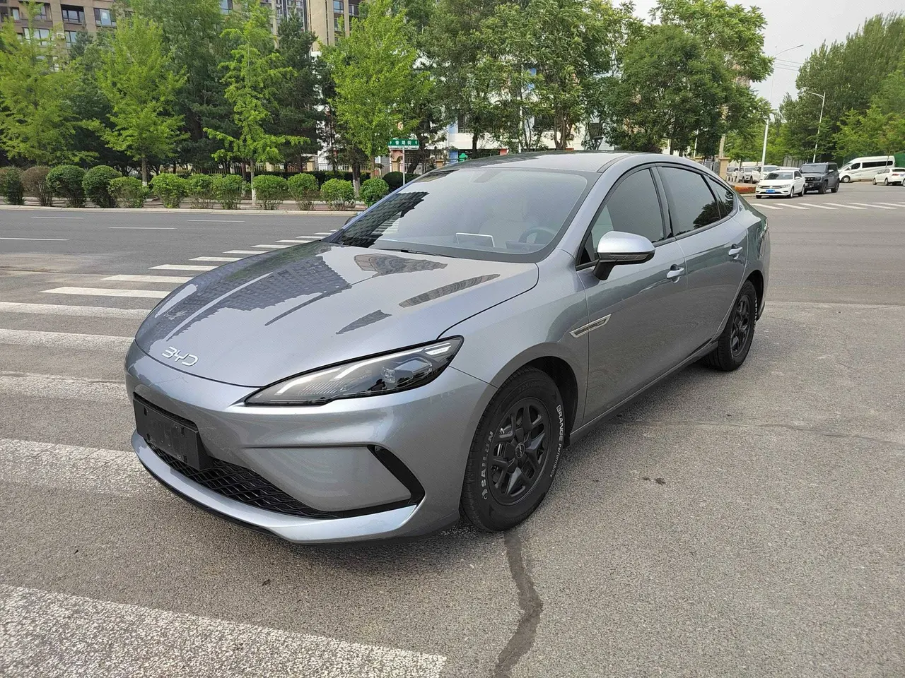 打开图片灯箱:BYD 2025 seals 05 DM-i 1.5 stepless smart driving version 55KM luxury automatic gear