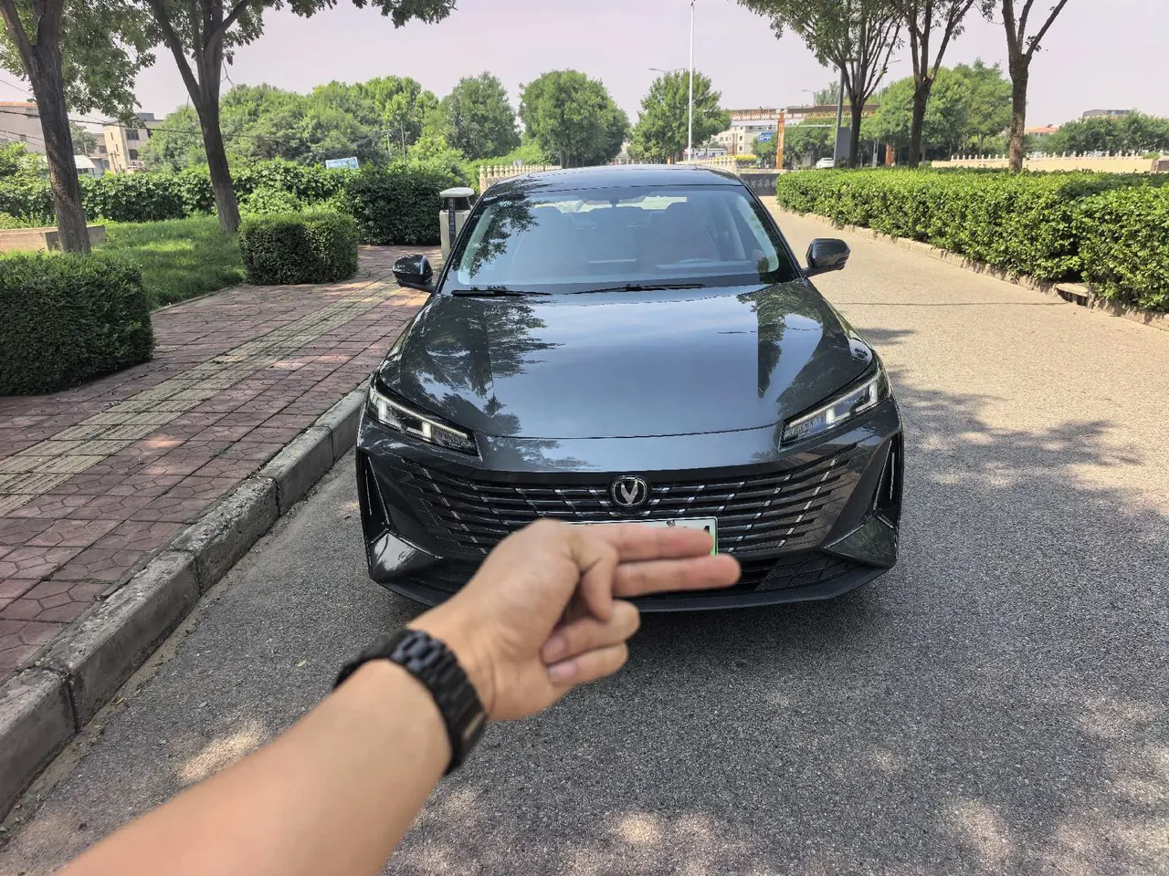 ChangAn Yidong New Energy 2025 Yidong PHEV 1.5 Stepless Smart New Blue Whale 145KM Battleship Edition Automatic Gear 2