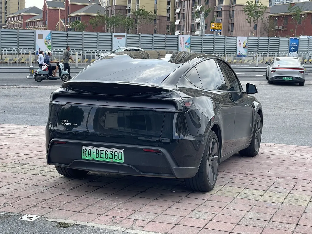 Tesla 2026 Model Y long endurance all-wheel drive version automatic transmission 4
