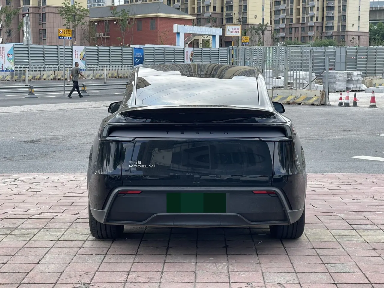Tesla 2026 Model Y long endurance all-wheel drive version automatic transmission 5