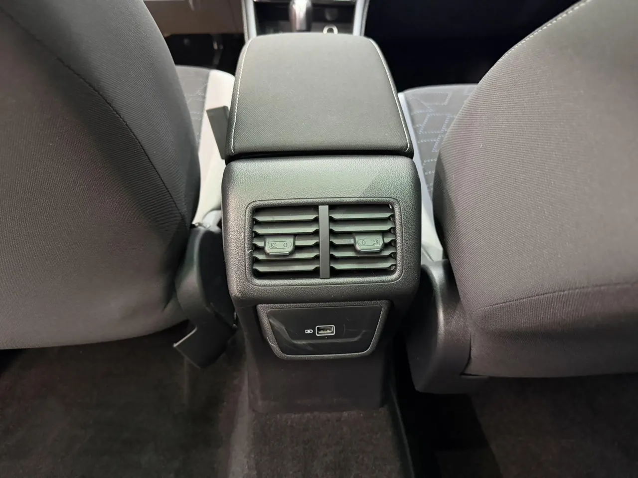 Jetta 2023 Jetta VS7 1.4T 280TSI Pleasant Edition Automatic Gear 14
