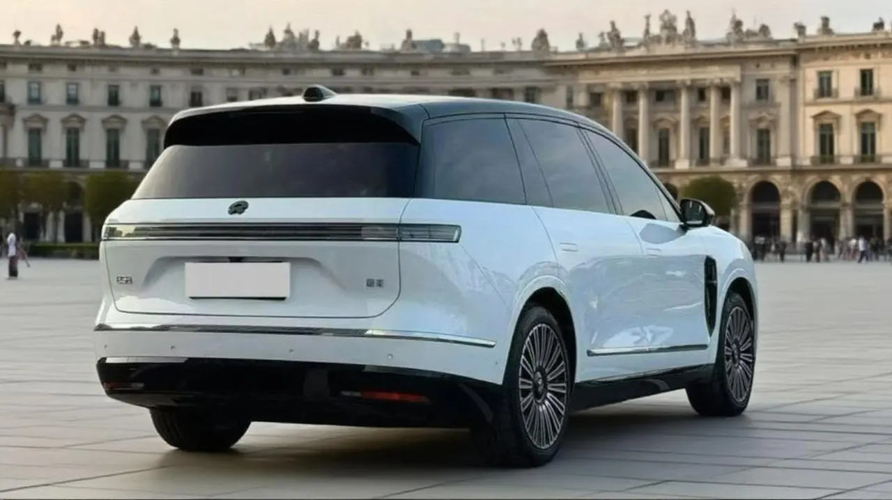NIO 2026 ES8 6-seat executive deluxe automatic gear 3