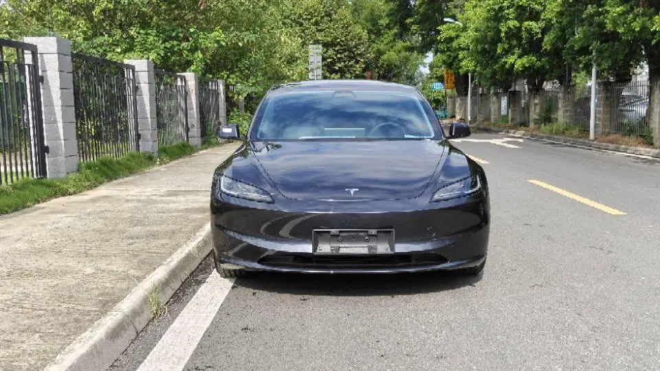 Tesla 2025 Model 3 rear-wheel drive version of automatic transmission 2