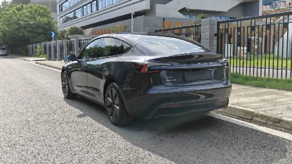 Tesla 2025 Model 3 rear-wheel drive version of automatic transmission 8