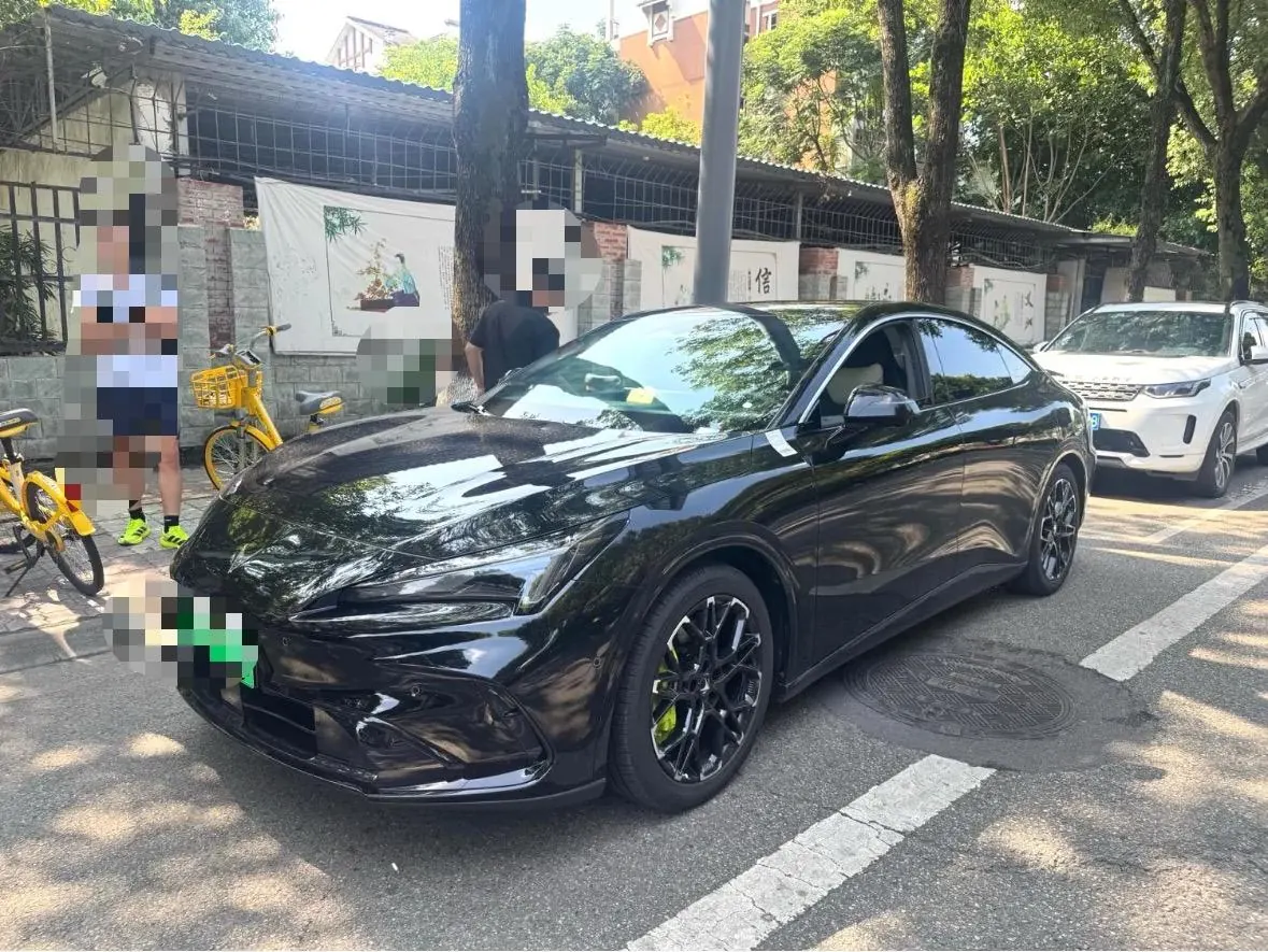 Open image lightbox: ARCFOX 2026 α S5 1450 Yuan Yuan Zhixing Edition 200kW Automatic Gear
