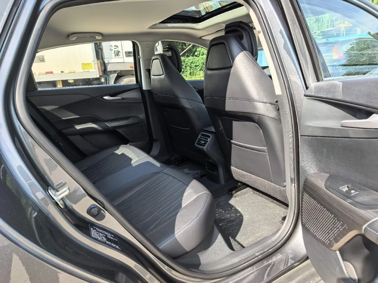 ChangAn Yidong New Energy 2025 Yidong PHEV 1.5 Stepless Smart New Blue Whale 145KM Battleship Edition Automatic Gear 6
