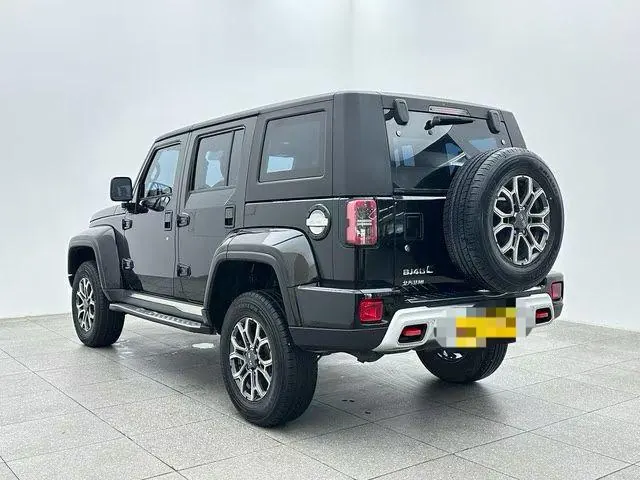 Beijing 2020 BJ40 2.0T 4-wheel drive city hunter version chivalrous automatic gear 4