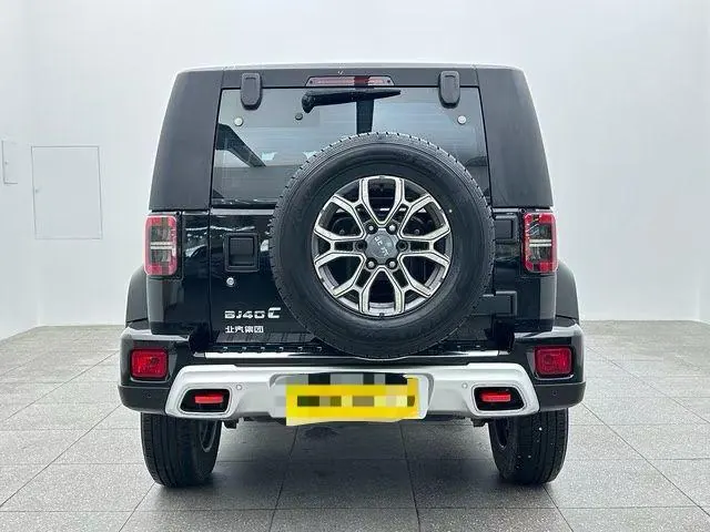 Beijing 2020 BJ40 2.0T 4-wheel drive city hunter version chivalrous automatic gear 5