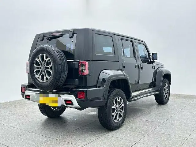 Beijing 2020 BJ40 2.0T 4-wheel drive city hunter version chivalrous automatic gear 6