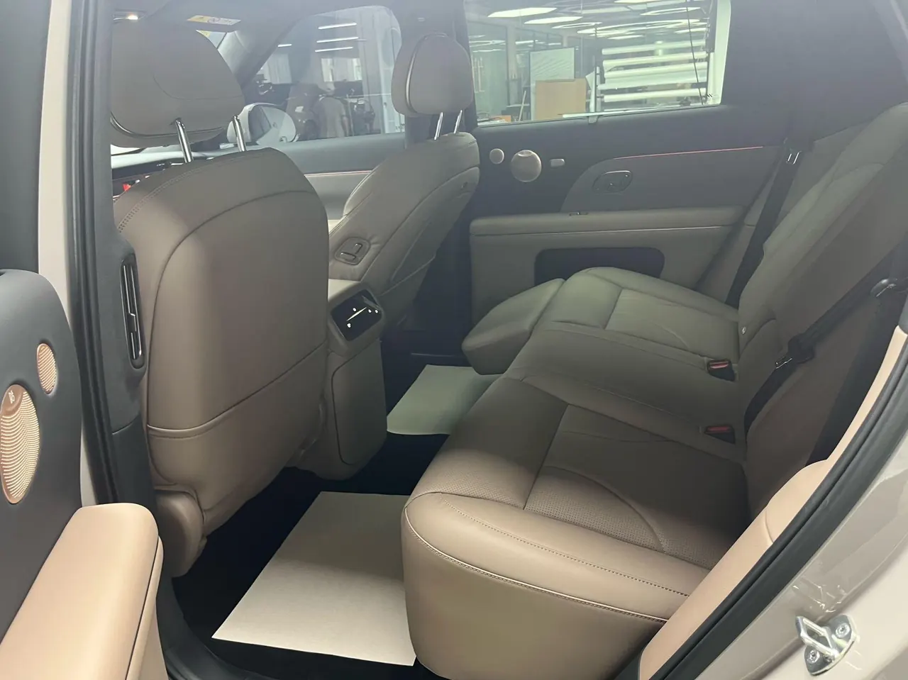IM 2026 IM LS8 66 Ultra Technology Flagship Large Five-seater Automatic Transmission 3