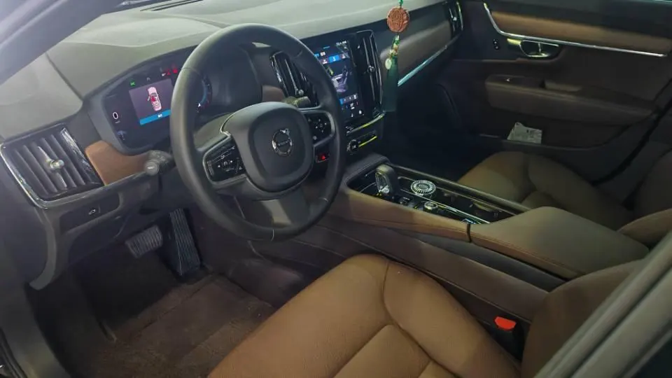 Volvo 2024 S90 48V 2.0T B5 Zhiyi Deluxe Edition Automatic Gear 6