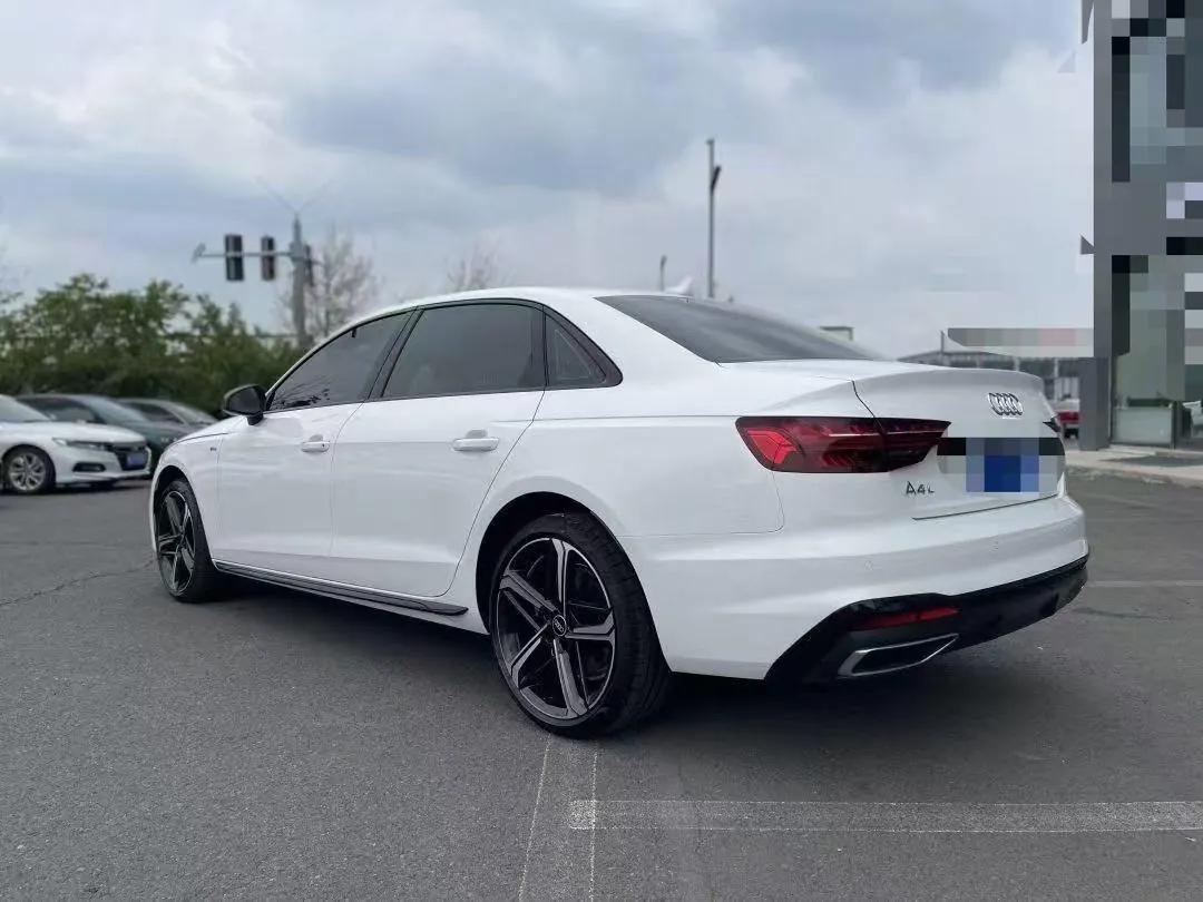 Audi 2024 A4L 2.0TFSI 40TFSI Deluxe Dynamic (Starry Night Edition) Automatic Gear 3