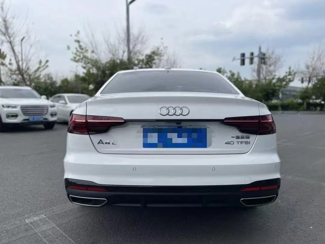 Audi 2024 A4L 2.0TFSI 40TFSI Deluxe Dynamic (Starry Night Edition) Automatic Gear 5