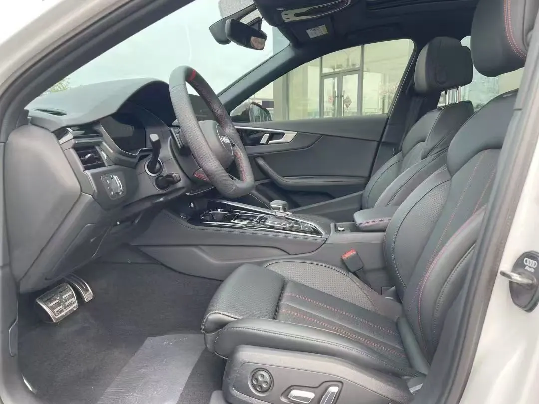 Audi 2024 A4L 2.0TFSI 40TFSI Deluxe Dynamic (Starry Night Edition) Automatic Gear 6