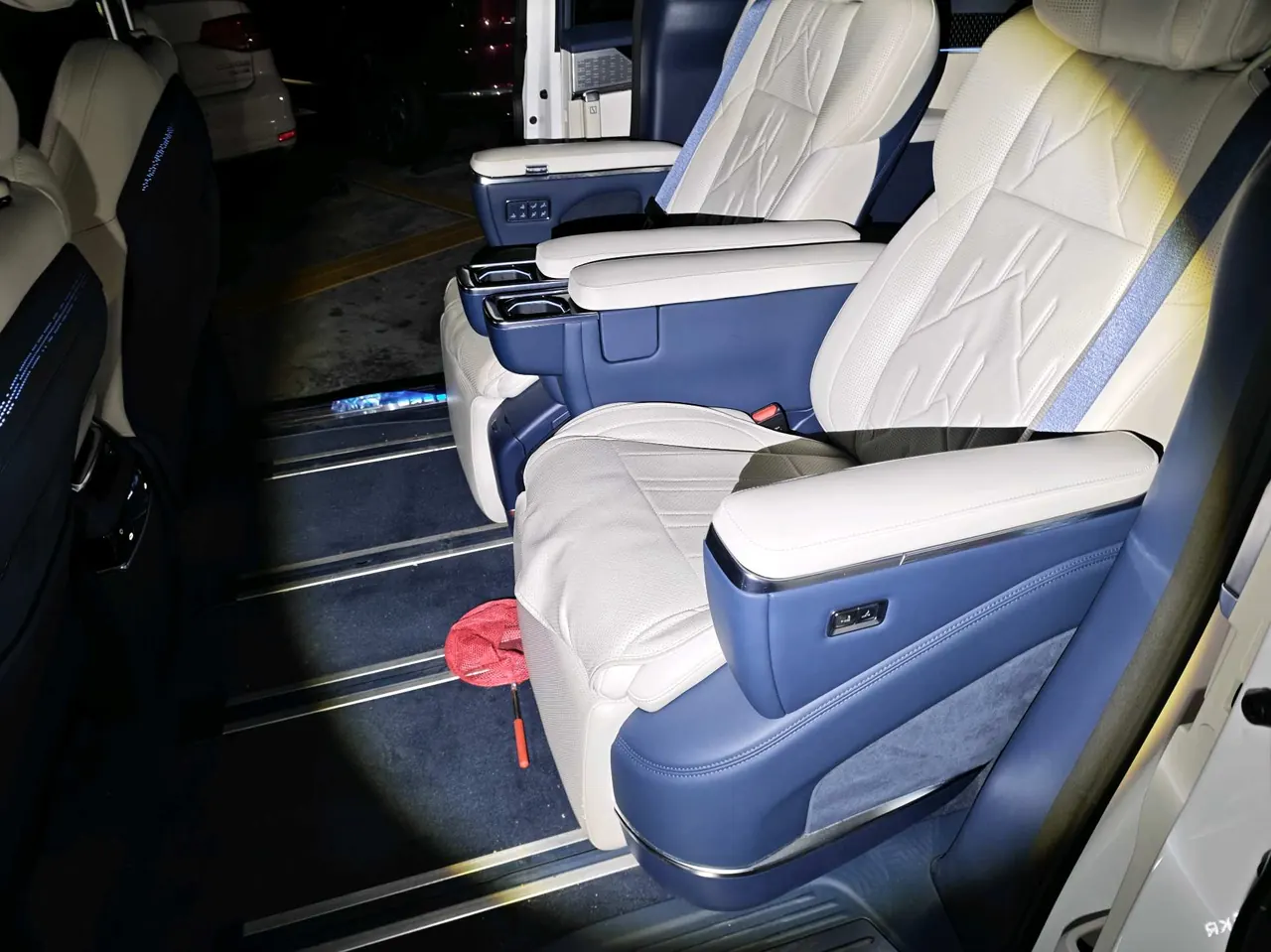 Zeekr 2024 Zeekr 009 six-seat executive version four-wheel drive 108kWh automatic gear 5