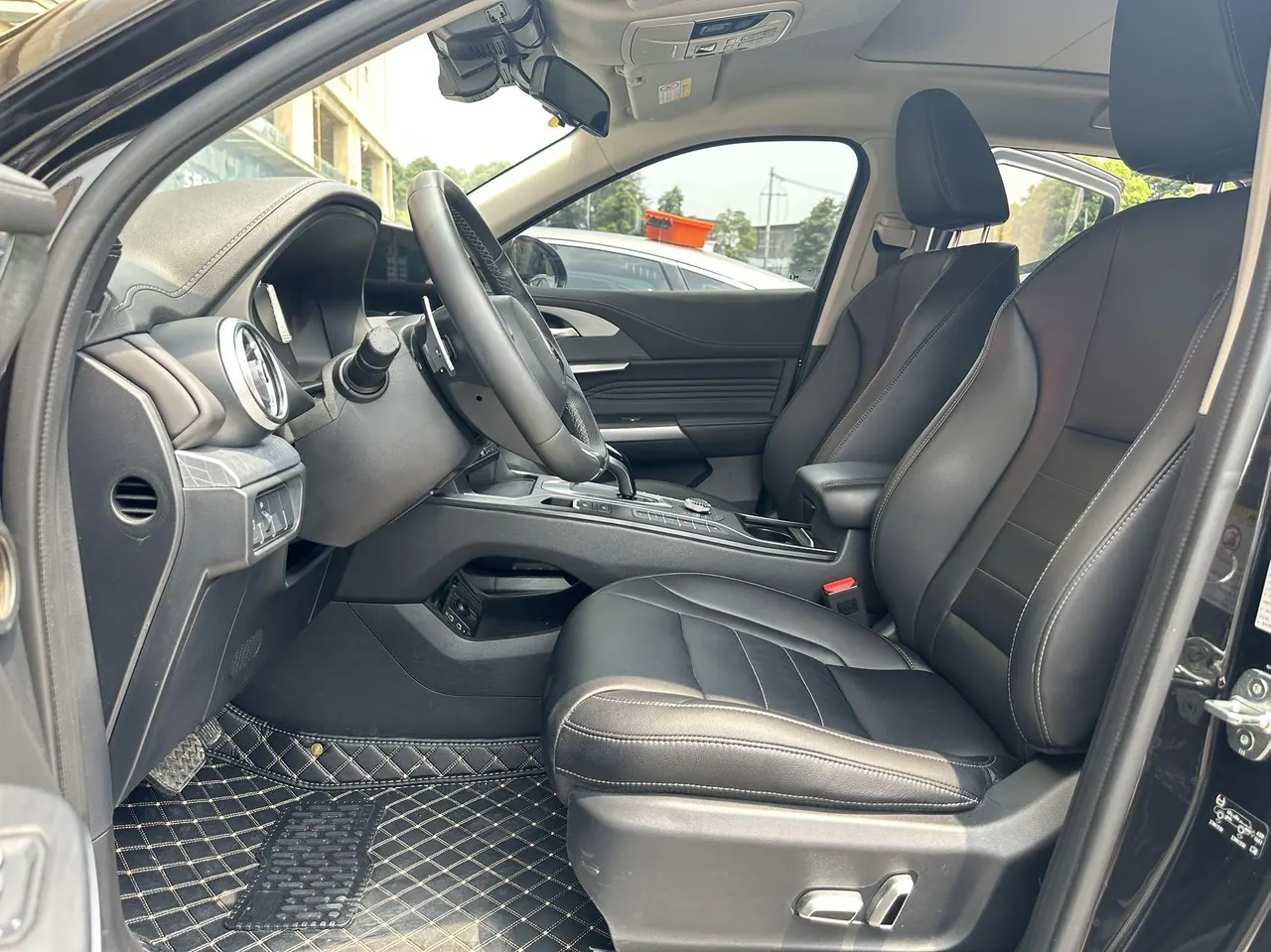 WEY 2020 VV5 1.5T Two-Drive Intelligence Pioneer Automatic Gear 4