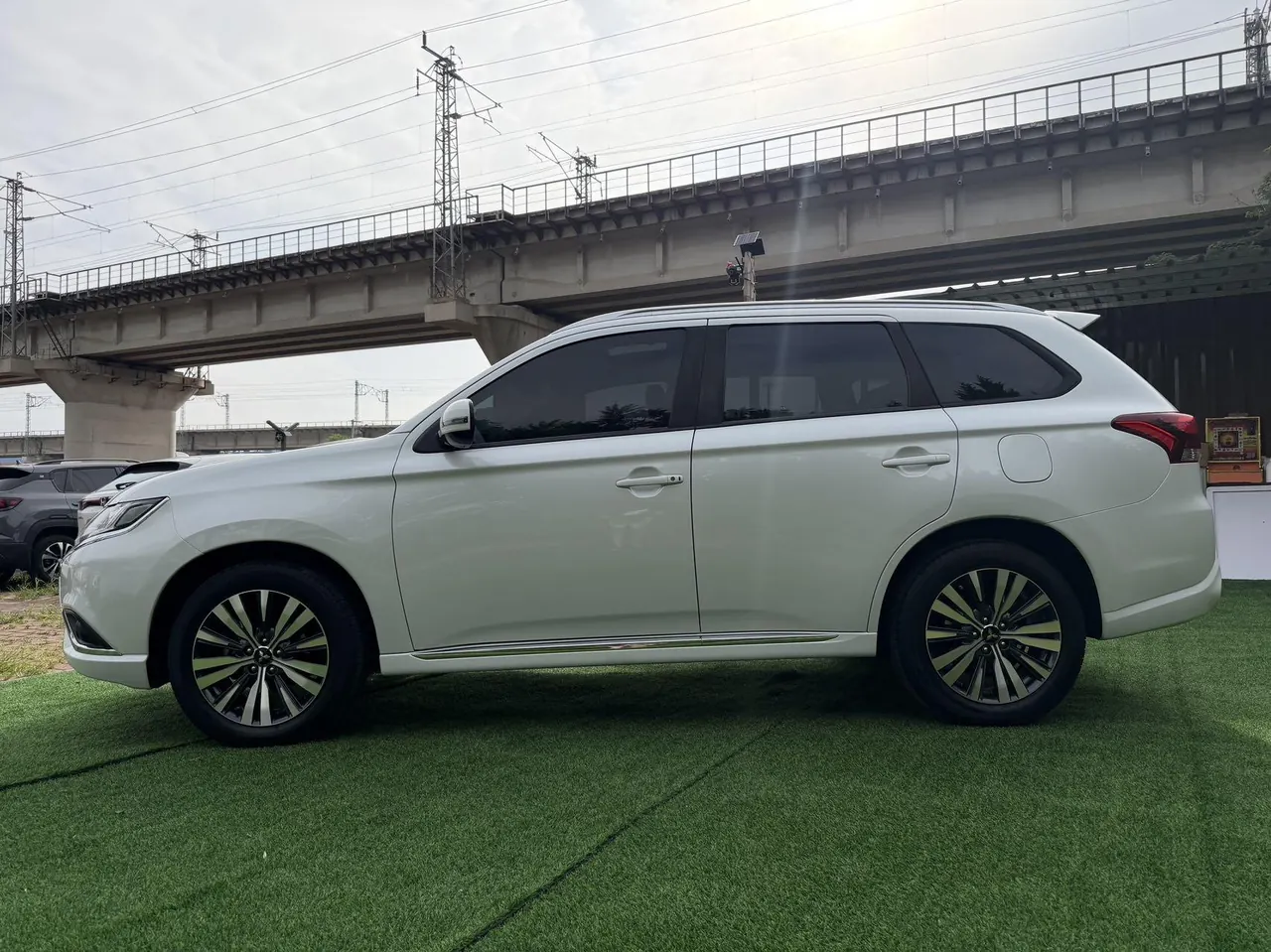 Mitsubishi 2021 Outlander 2.0 Stepless Two-Drive Enjoy Edition 5-seat Automatic Gear 7