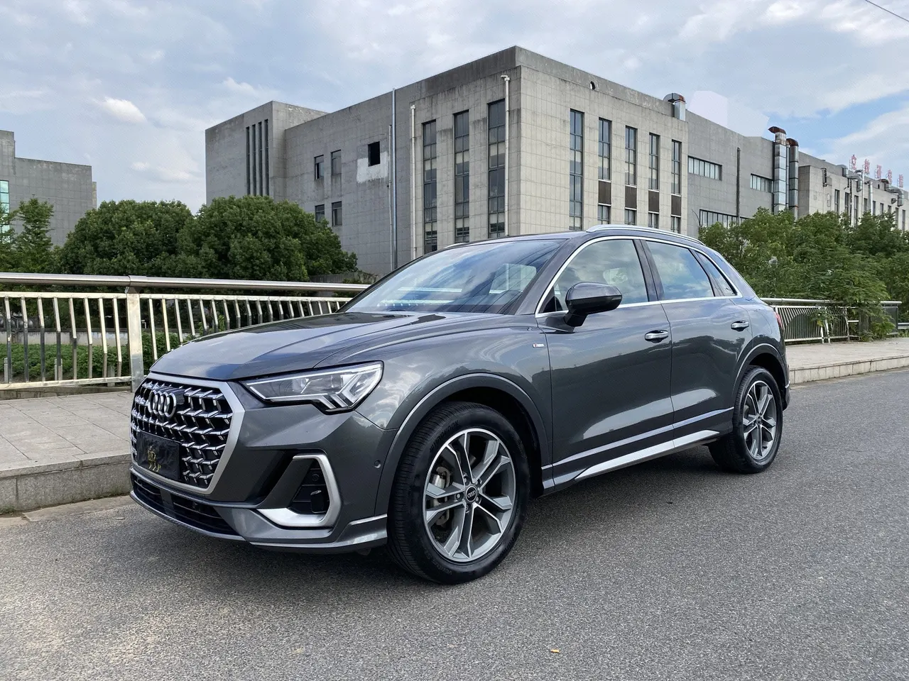 Open image lightbox: Audi 2024 Q3 2.0TFSI 40TFSI Fashion Dynamic Automatic