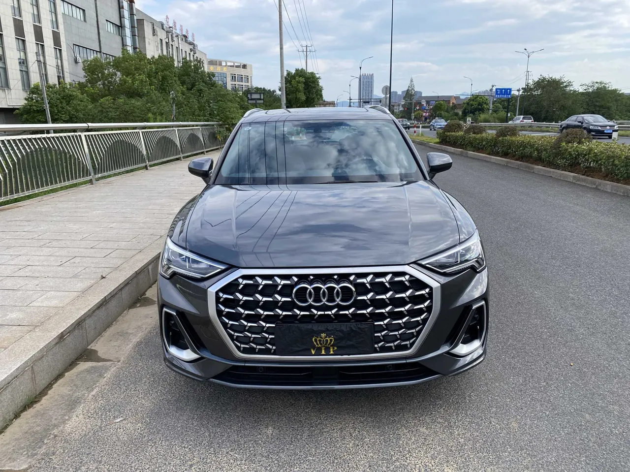 Audi 2024 Q3 2.0TFSI 40TFSI Fashion Dynamic Automatic 3