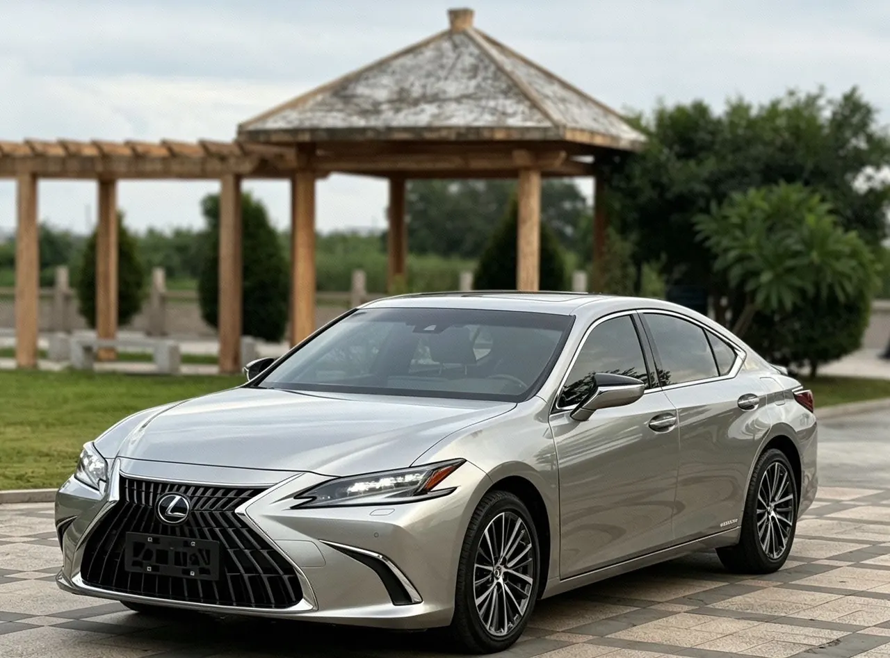打开图片灯箱:Lexus ES (Imported) 2021 ES300h 2.5 Stepless Premium Edition Automatic Gear