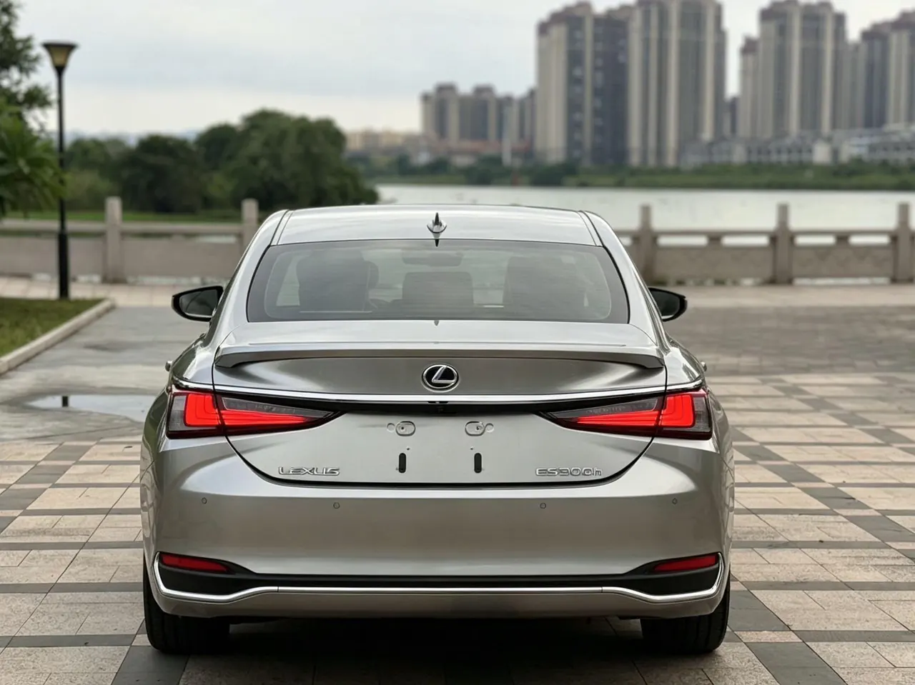 Lexus ES (Imported) 2021 ES300h 2.5 Stepless Premium Edition Automatic Gear 8