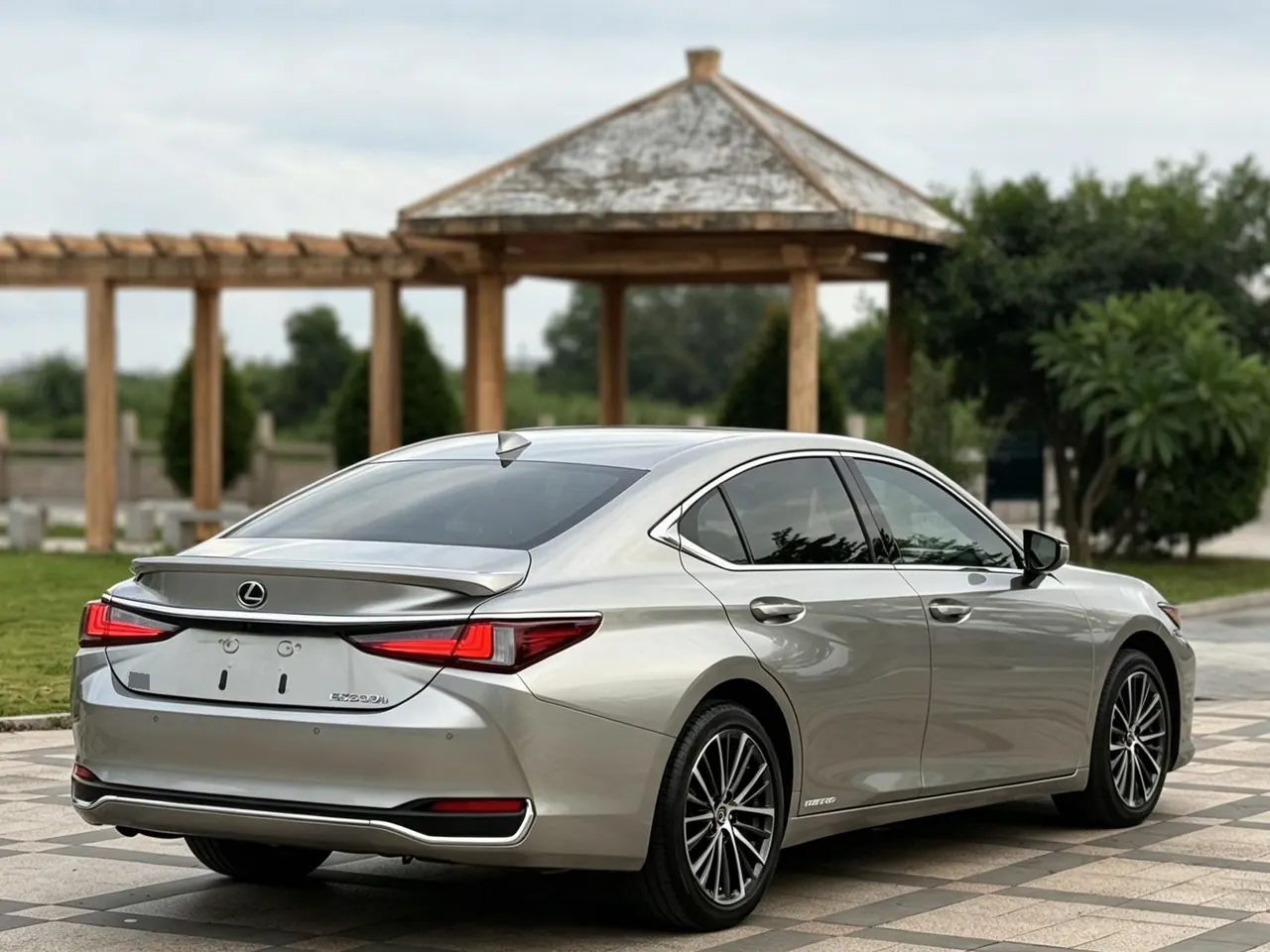 Lexus ES (Imported) 2021 ES300h 2.5 Stepless Premium Edition Automatic Gear 9