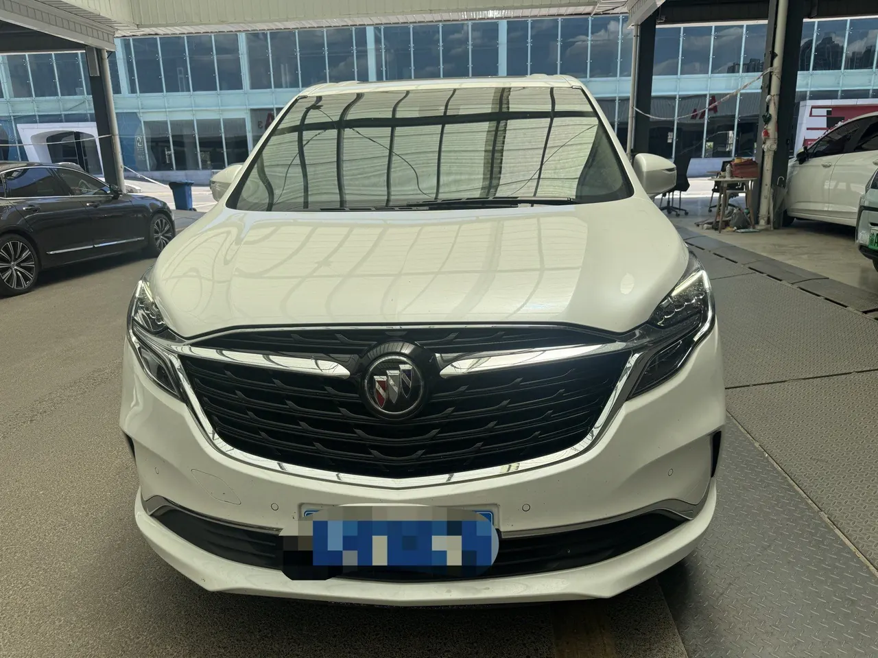 Buick 2020 GL8 ES Lu Zun 2.0T 653T Exclusive Automatic Gear 2