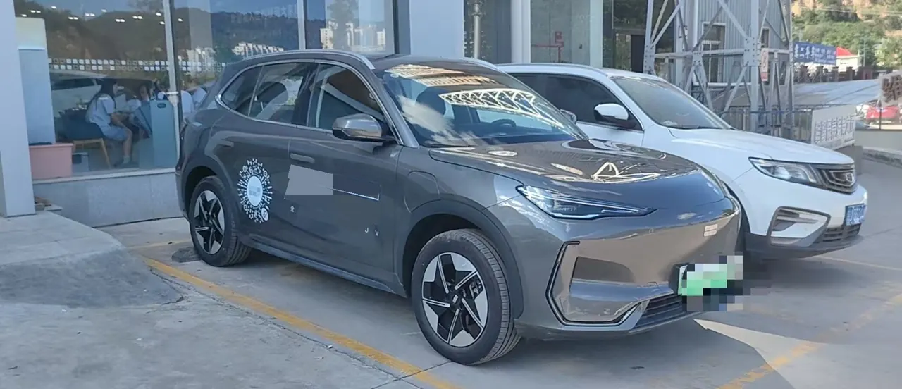 Geely Galaxy 2026 E 5 610km Discovery Edition Automatic Gear 2