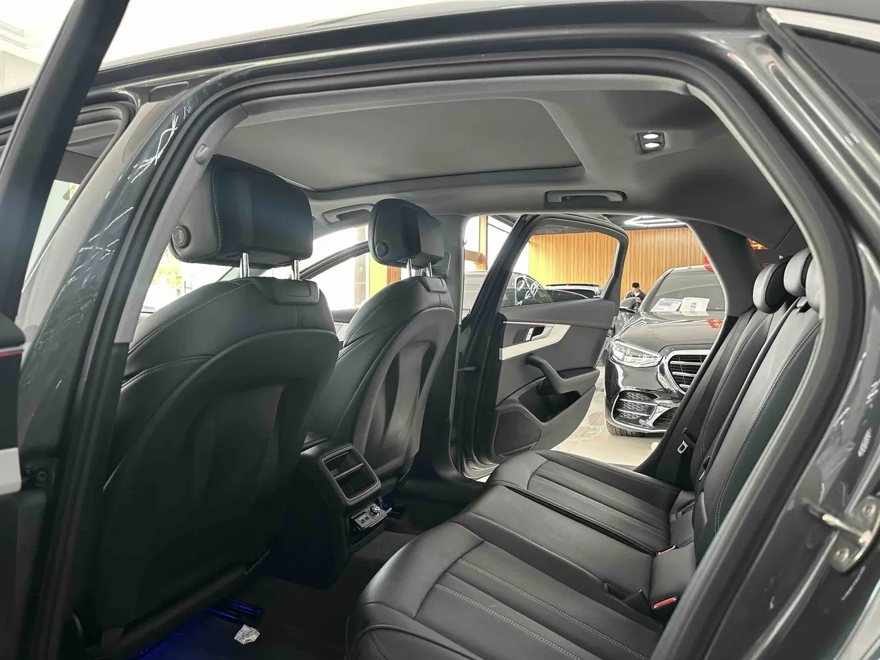 Audi 2024 A4L 2.0TFSI 40TFSI Fashion Dynamic Automatic 7