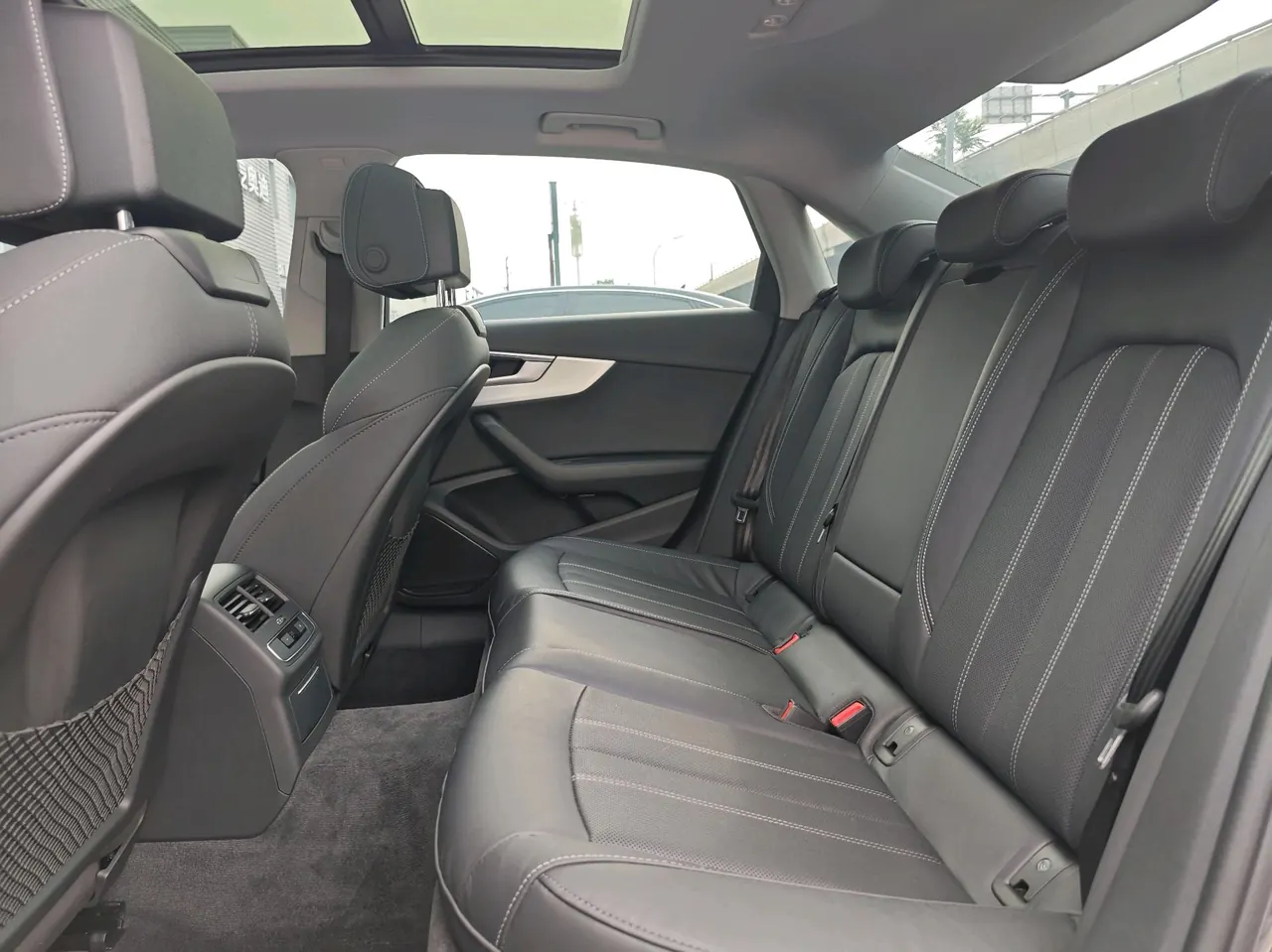 Audi 2020 A4L 2.0TFSI 40TFSI Deluxe Dynamic Automatic 6