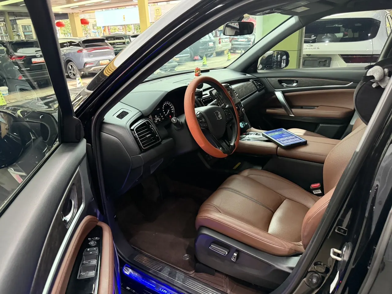 Honda 2020 UR-V 2.0T 370TURBO two-drive elegant version of automatic gear 4