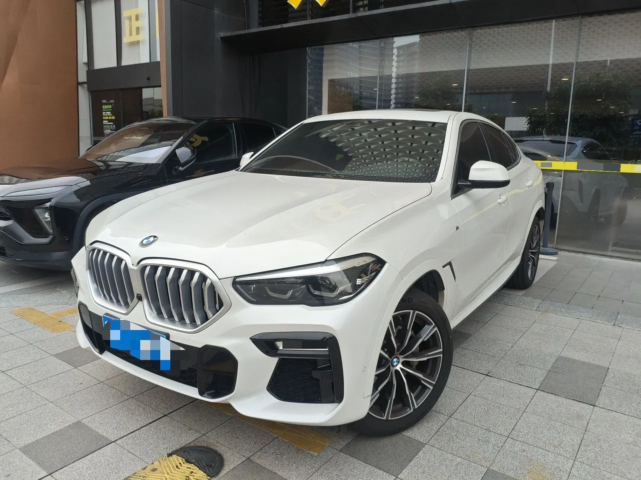 打开图片灯箱:BMW X6 (Imported) 2021 X6 xDrive30i 2.0T M Sports Suit Automatic Gear