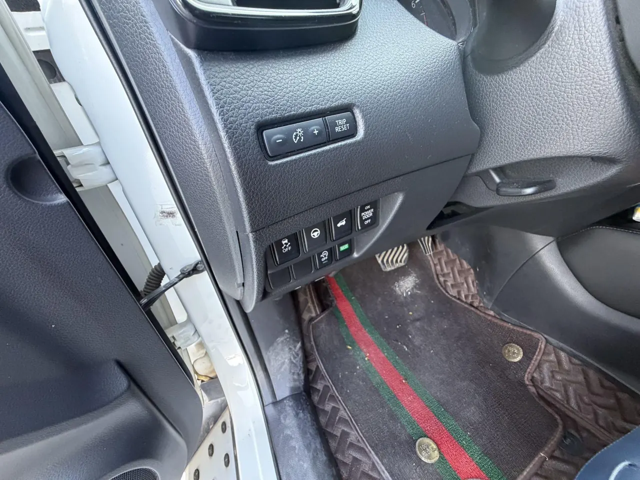 Nissan 2020 Qijun 2.5 stepless XL ITS four-wheel drive luxury pilot version automatic gear 3