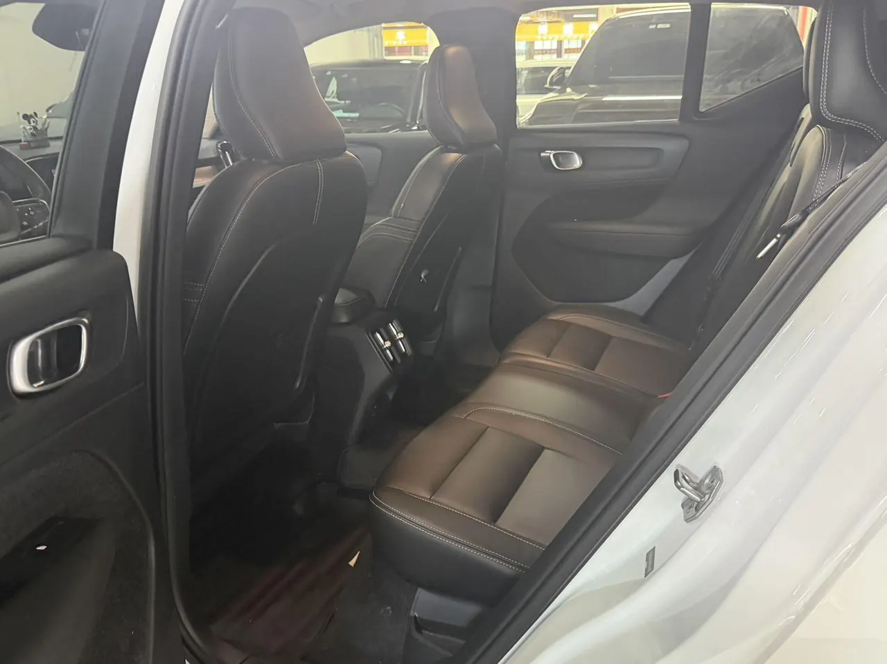 Volvo 2021 XC40 2.0T T4 4-wheel drive Zhiyuan Deluxe Edition Automatic Gear 4