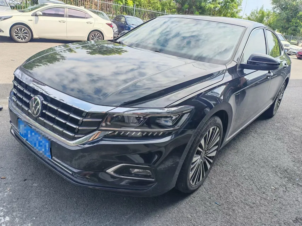 Open image lightbox: Volkswagen 2020 Passat 2.0TSI 330TSI Elite Edition Automatic