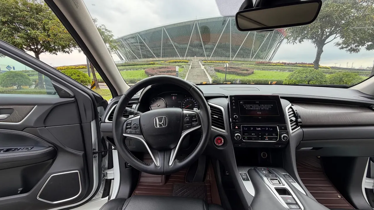 Honda 2020 Crown Road 2.0T 370TURBO Two-Drive Deluxe Automatic Gear 11