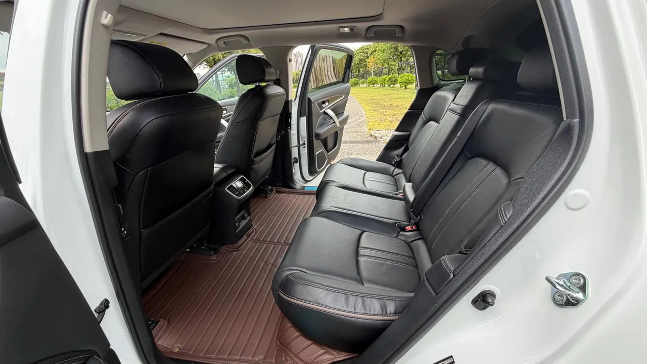 Honda 2020 Crown Road 2.0T 370TURBO Two-Drive Deluxe Automatic Gear 4
