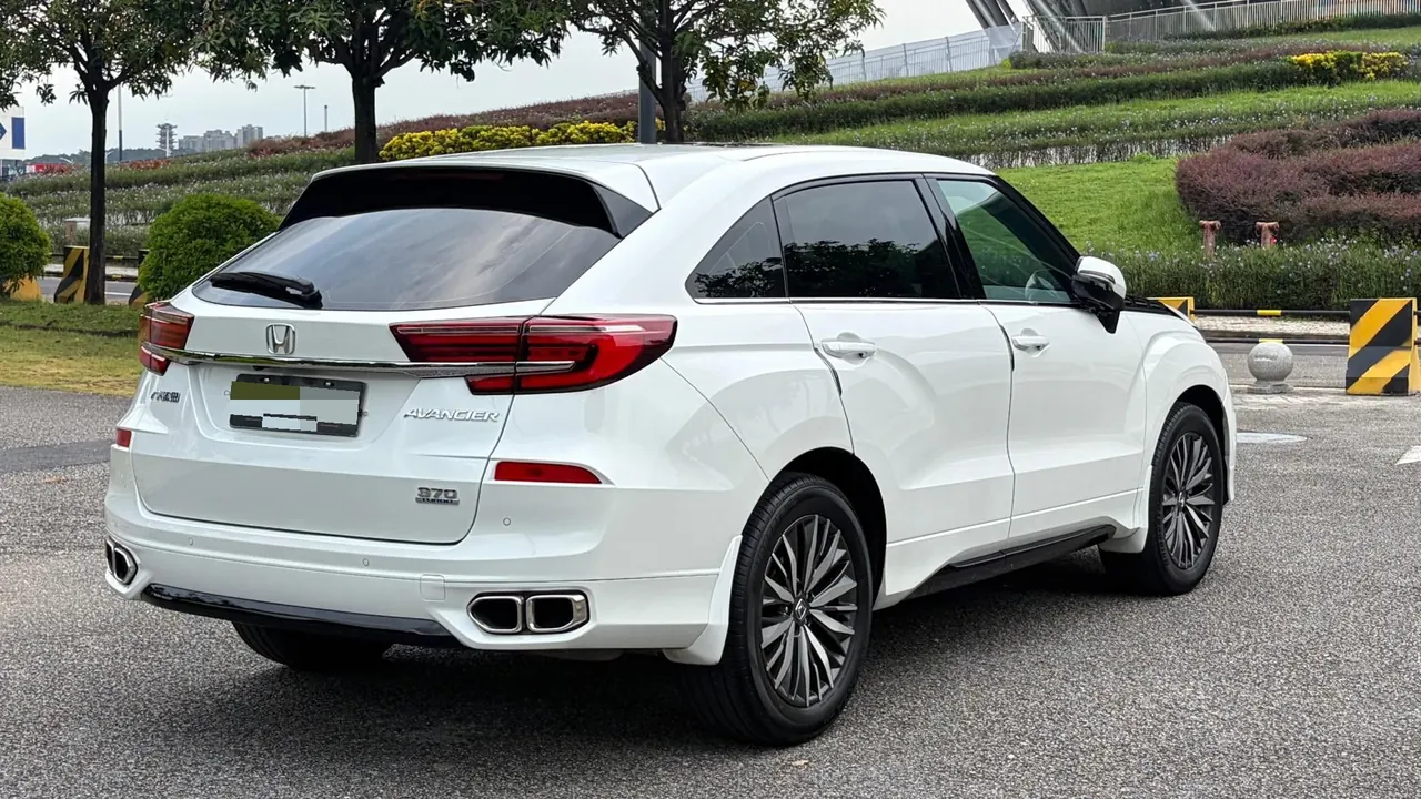 Honda 2020 Crown Road 2.0T 370TURBO Two-Drive Deluxe Automatic Gear 9